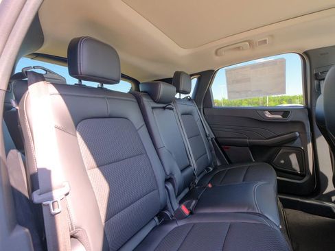 New 2025 Ford Escape SE image 19