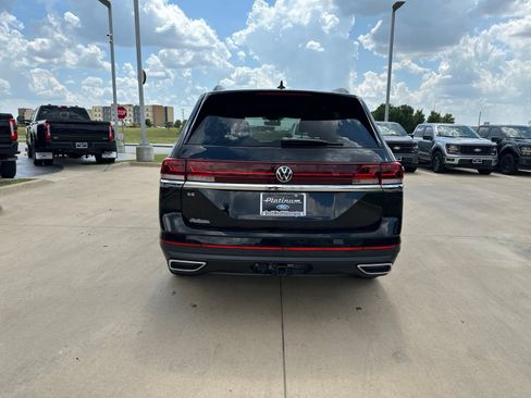 Used 2024 Volkswagen Atlas SE FWD image 4