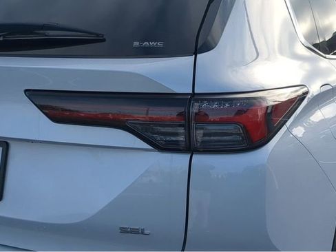 New 2026 Mitsubishi Outlander SEL FWD image 11
