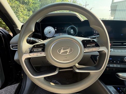 Used 2024 Hyundai Elantra SEL FWD image 27