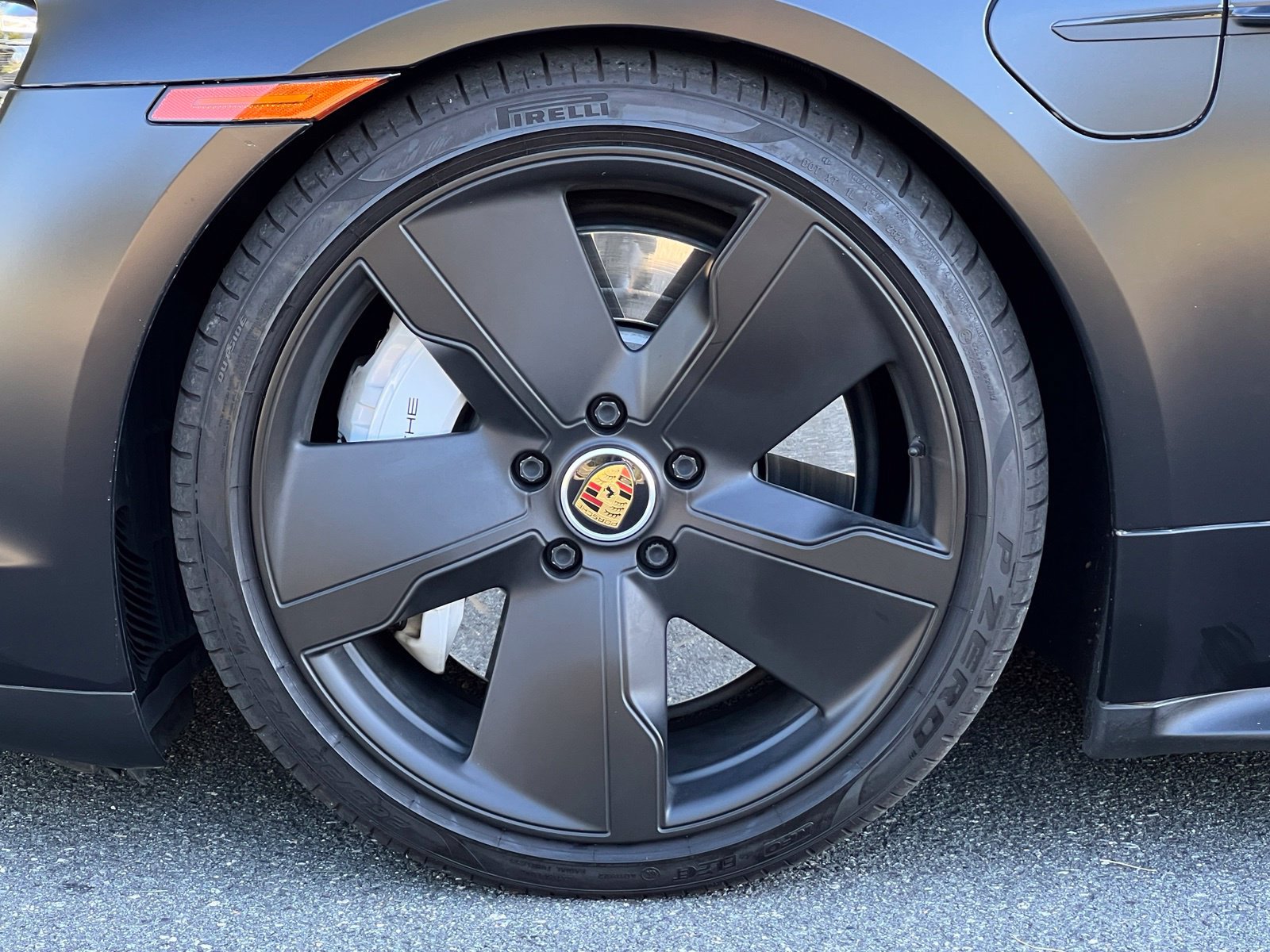 Used 2022 Porsche Taycan 4S AWD/4WD image 32