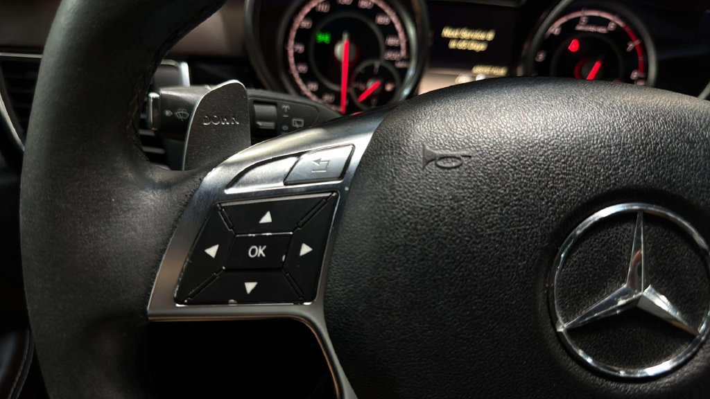 Used 2012 Mercedes-Benz ML 63 AMG 4MATIC image 27