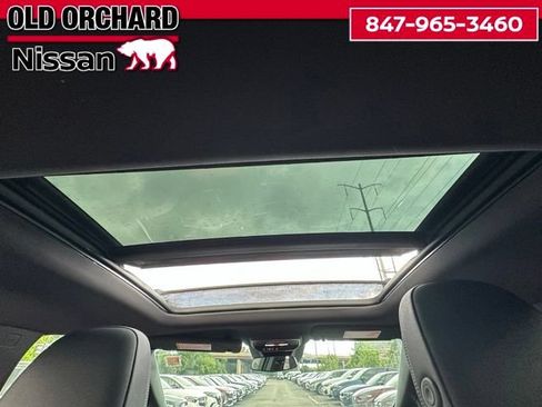 Used 2025 Chevrolet Equinox EV RS FWD image 15