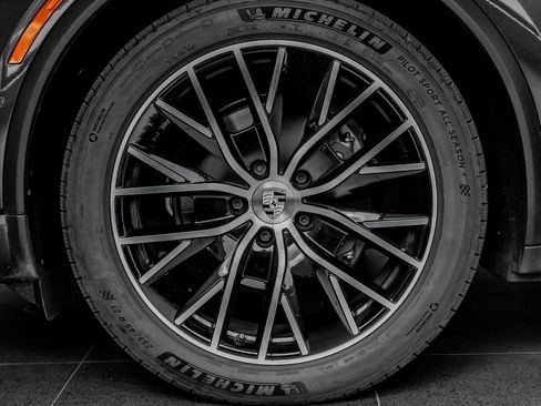 Certified 2024 Porsche Macan 4 Electric image 11