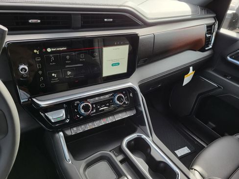 New 2026 GMC Sierra 2500 Denali w/ Denali Reserve Package image 10