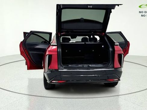 Used 2024 Cadillac Lyriq Tech w/ LPO, Floor Liner Package AWD/4WD image 17
