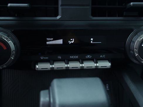 Used 2025 Toyota Tacoma SR5 image 9