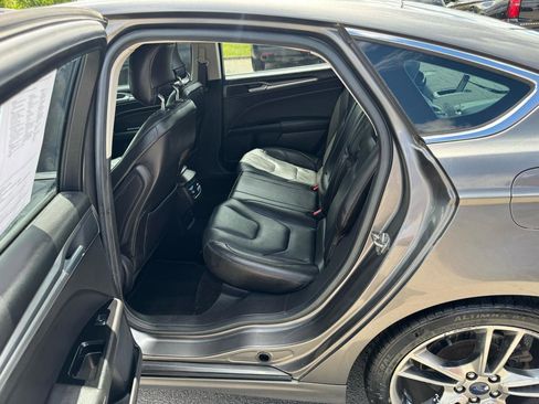 Used 2013 Ford Fusion Titanium w/ Titanium Driver Assist Pkg FWD image 11