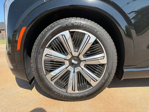 Used 2025 Cadillac Escalade IQ Luxury 2 AWD/4WD image 9