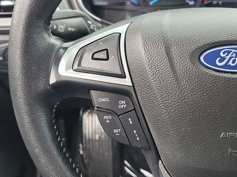 Used 2020 Ford Fusion SE w/ Equipment Group 151A FWD image 7