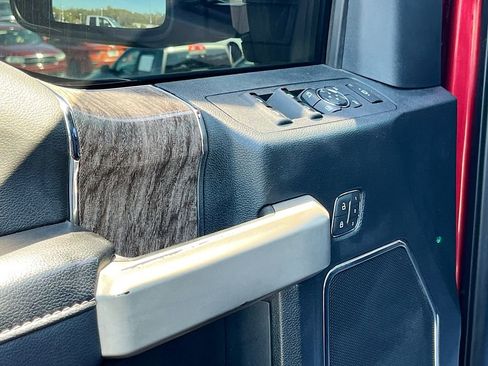 Used 2019 Ford F250 Lariat w/ Lariat Ultimate Package image 18