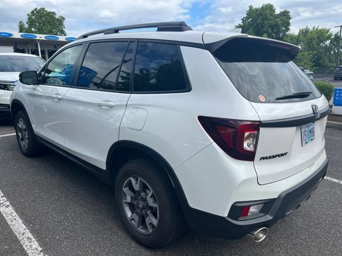 Used 2023 Honda Passport TrailSport image 6