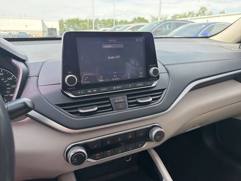 Used 2021 Nissan Altima 2.5 SV w/ SV Premium Package AWD/4WD image 8