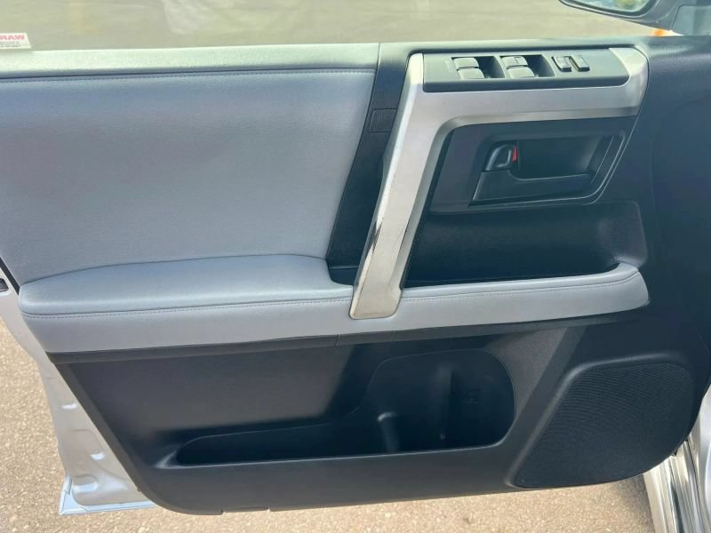 Used 2011 Toyota 4Runner SR5 w/ Convenience Pkg AWD/4WD image 21