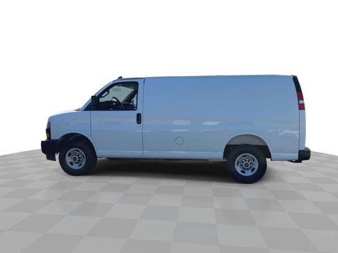 Used 2025 GMC Savana 2500 RWD image 5
