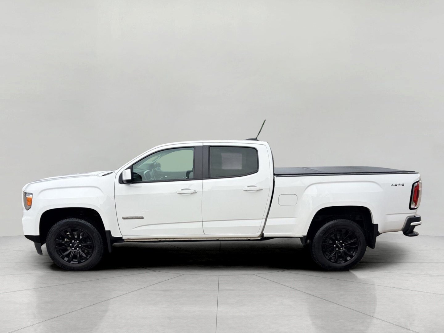 Used 2022 GMC Canyon Elevation w/ Elevation Premium Package AWD/4WD image 5