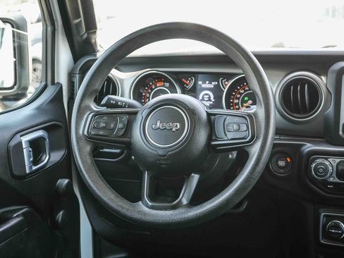 Used 2023 Jeep Wrangler Unlimited Sport AWD/4WD image 19