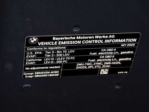 Certified 2025 BMW M5 w/ Carbon Package image 44