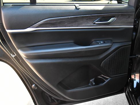 Used 2024 Jeep Grand Cherokee L Limited w/ Luxury Tech Group II image 45