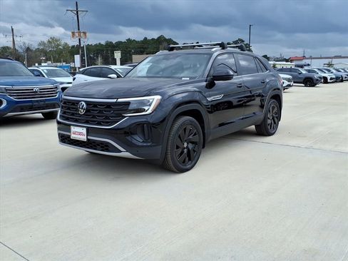 New 2026 Volkswagen Atlas Cross Sport SE FWD image 2