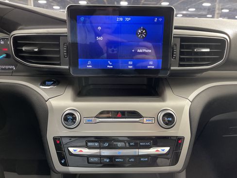 Used 2022 Ford Explorer XLT w/ Equipment Group 202A image 25