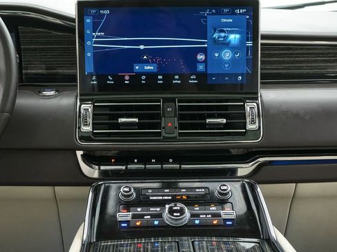 Used 2022 Lincoln Navigator L Black Label AWD/4WD image 18