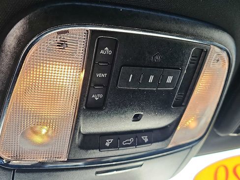 Used 2020 Jeep Grand Cherokee Altitude image 27