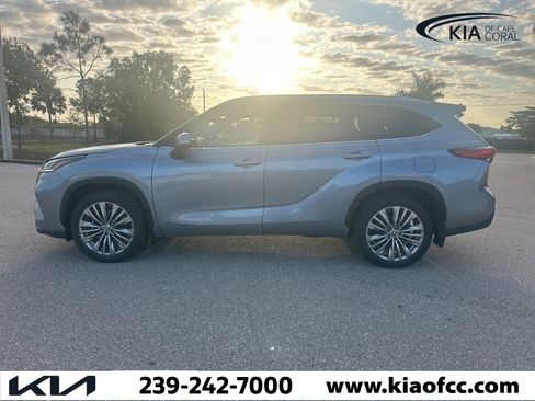 Used 2020 Toyota Highlander Platinum image 10