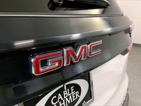 Used 2025 GMC Acadia Elevation FWD image 30