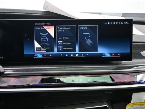 New 2026 BMW 750e xDrive w/ Premium Package image 4