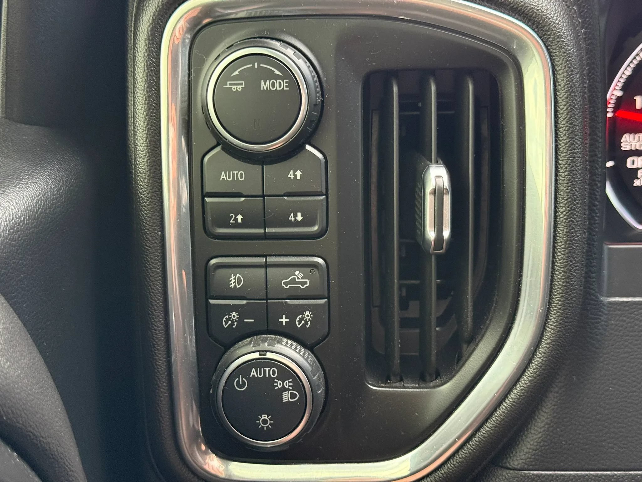 Used 2021 Chevrolet Silverado 1500 LT Trail Boss AWD/4WD image 22