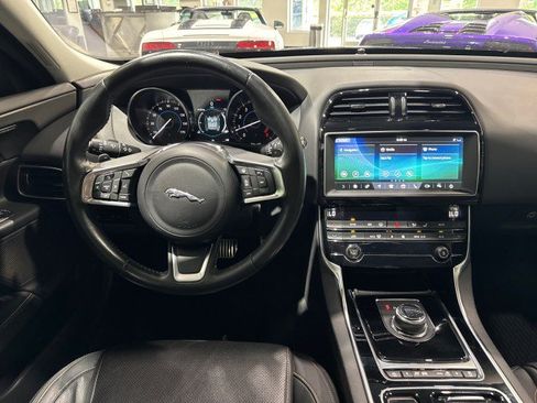 Used 2019 Jaguar XE Prestige AWD/4WD image 42