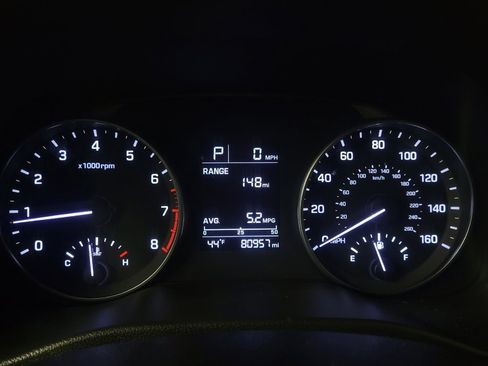 Used 2017 Hyundai Elantra SE image 23