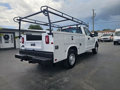 Used 2022 Ford F250 XL w/ Power Equipment Group RWD image 5
