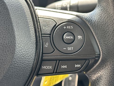 Used 2022 Toyota Corolla LE image 25