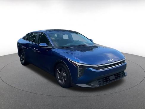 Used 2025 Kia K4 FWD image 3