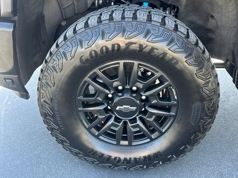 Certified 2024 Chevrolet Silverado 2500 ZR2 w/ Technology Package AWD/4WD image 14