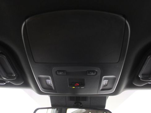 Used 2025 Toyota Camry SE FWD image 33