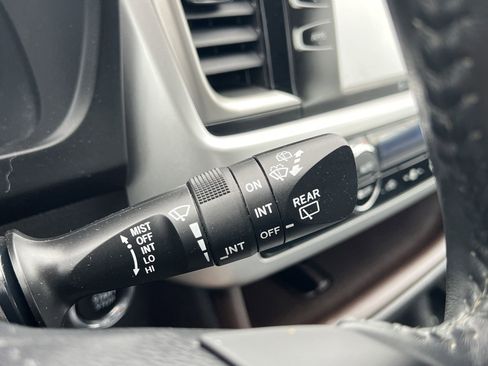 Used 2016 Toyota Highlander XLE image 13