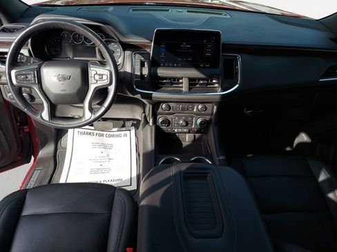 Used 2021 Chevrolet Suburban Z71 w/ Luxury Package AWD/4WD image 3