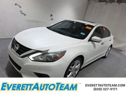 Used 2017 Nissan Altima 3.5 SL w/ 3.5SL Technology Package