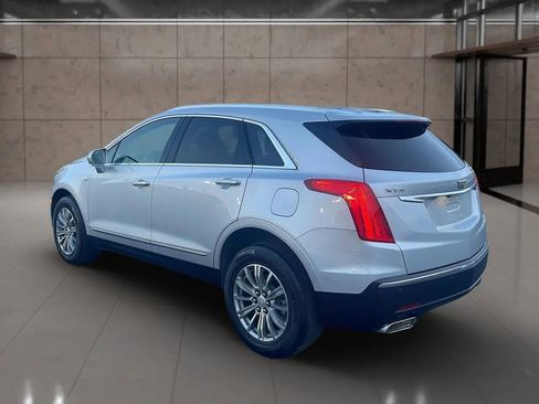 Used 2017 Cadillac XT5 Luxury image 3