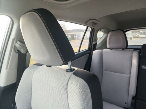 Used 2018 Toyota RAV4 AWD Hybrid image 23