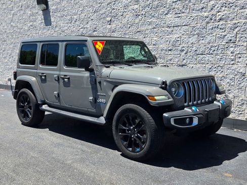 Used 2023 Jeep Wrangler Unlimited Sahara w/ Cold Weather Group AWD/4WD image 7