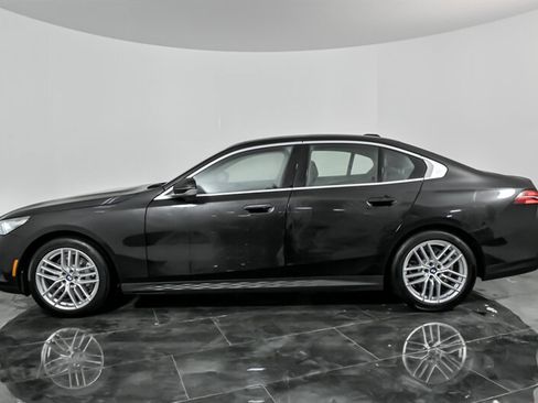 Used 2024 BMW 530i xDrive 530i xDrive w/ M Sport Package image 7