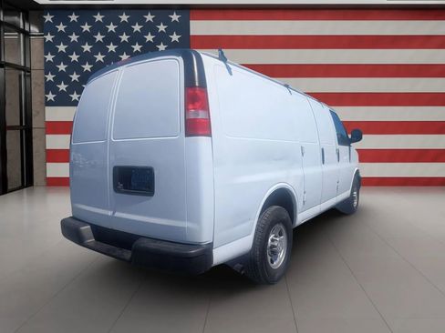 Used 2021 Chevrolet Express 2500 w/ Driver Convenience Package RWD image 5