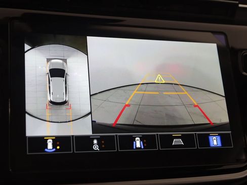 Used 2023 Chevrolet Bolt EUV Premier image 9