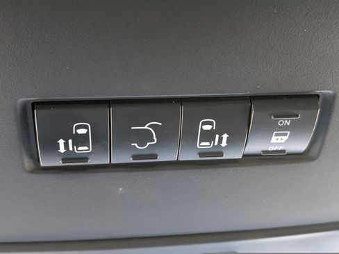 Used 2019 Dodge Grand Caravan SXT image 14