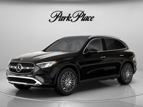Used 2026 Mercedes-Benz GLC 300 image 1