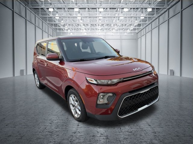 Used 2022 Kia Soul LX w/ Technology Package FWD image 3